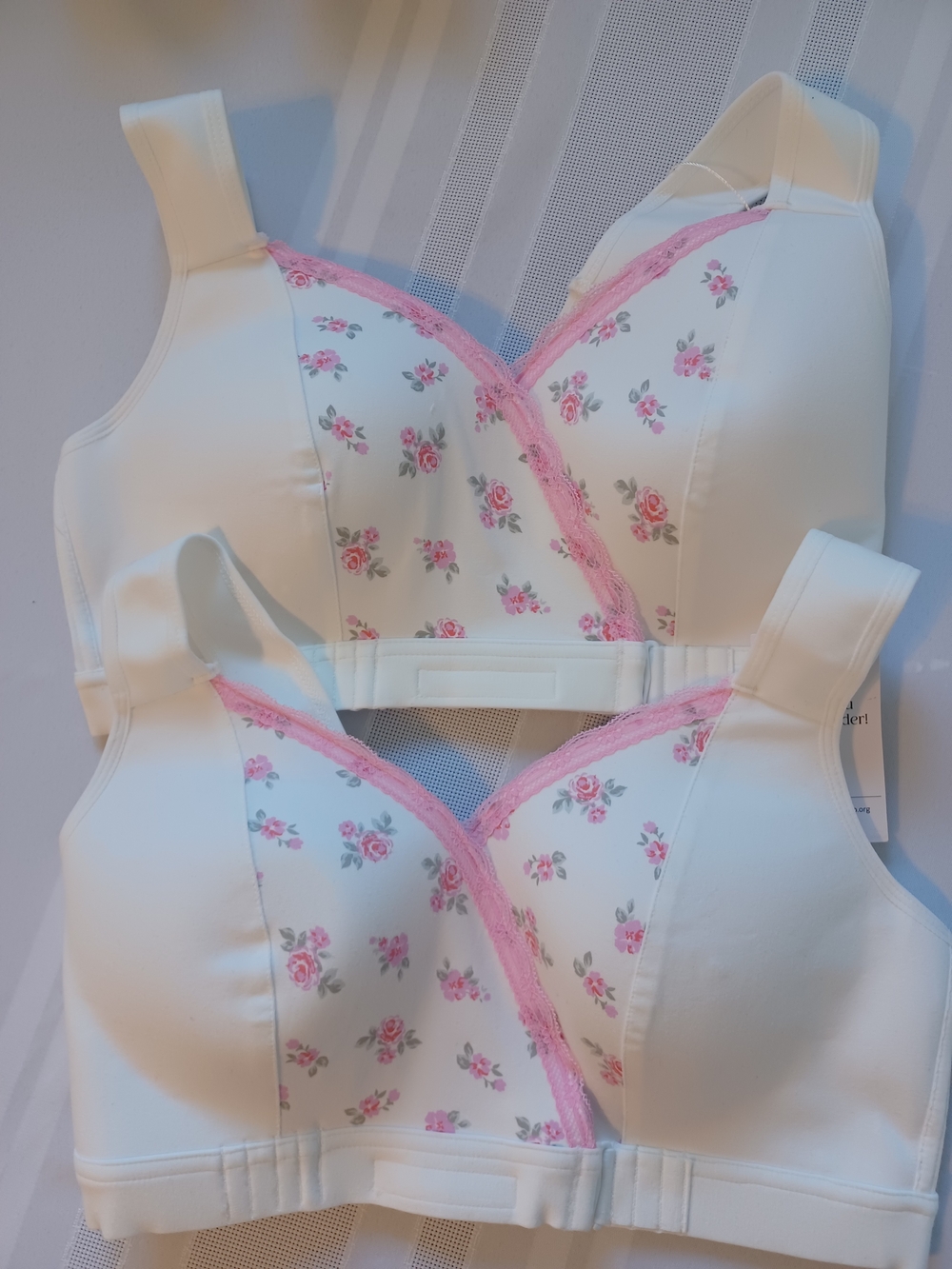 2 Fiona Bras Wireless Front Wrap Closure Wide Strap Floral Comfort  Medium NWT